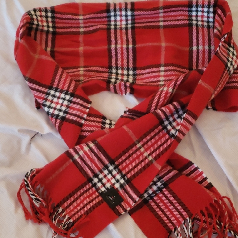 Scarf - Picture 2 of 4